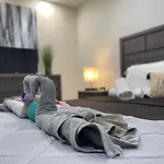 Modern Santorini Suite Houston Nrg Tmc Luxurious Walkable